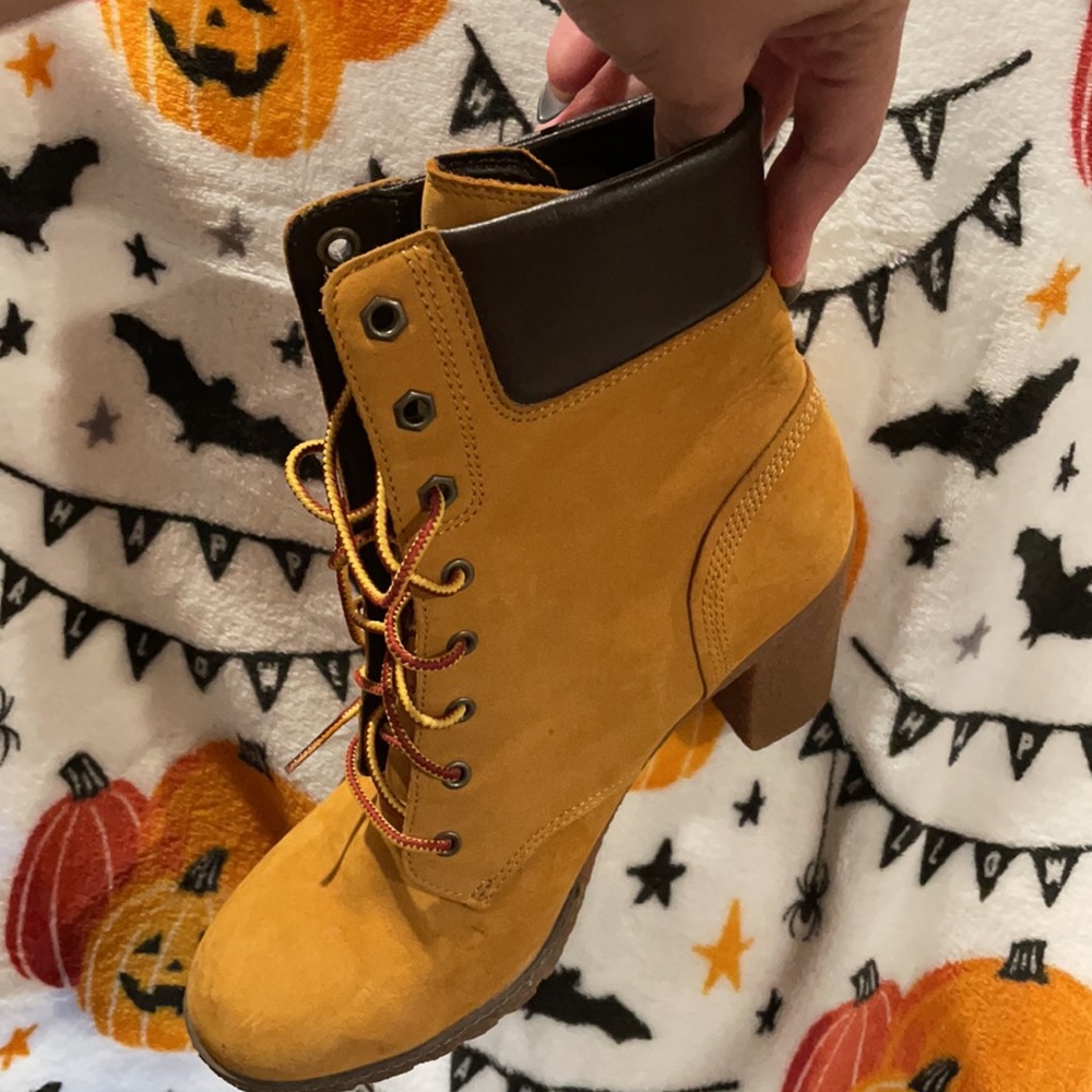 Timberland heels perfect for fall - Picture 2 of 5